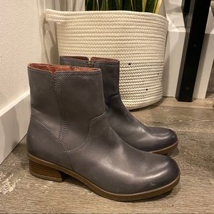 dansko bethanie waterproof boot